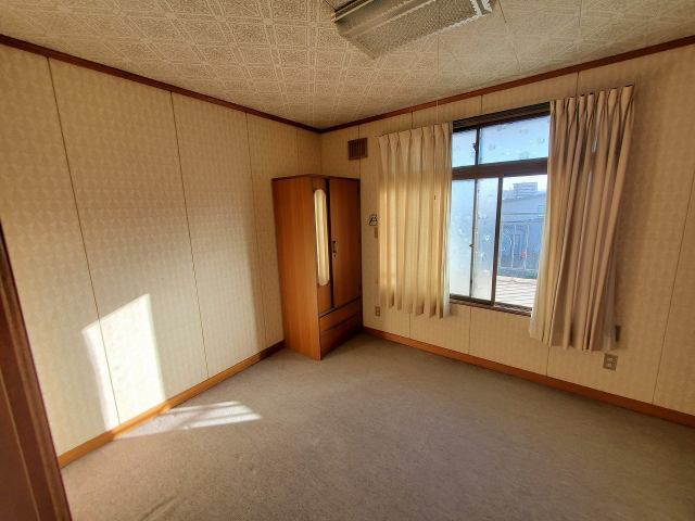 北見市光西町１９６番地１１　中古売家の洋室|２階６帖洋室
