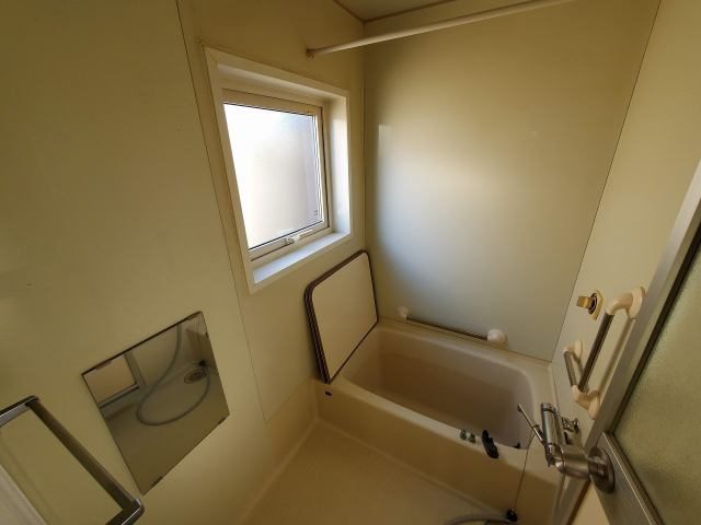 【浴室】 | 北見市光西町１９６番地１１　中古売家 | 浴室