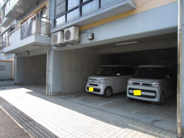 【駐車場】