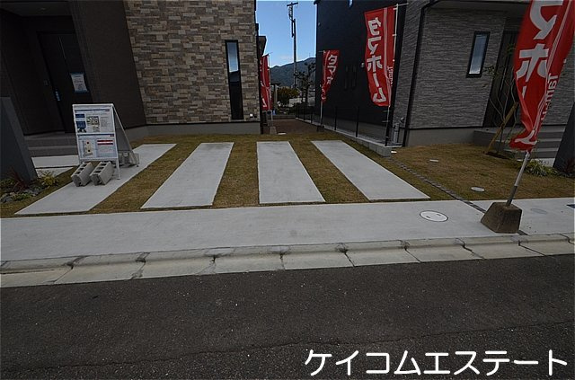 新築住宅　タマタウン中の原の前面道路含む現地写真