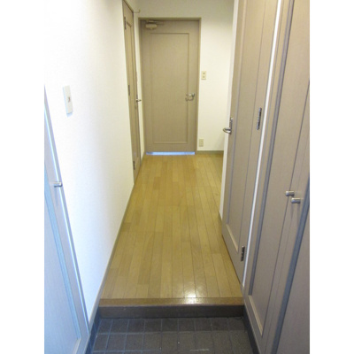 【玄関】 | カリフィカーダ山荘 | 別号室の写真になります。現況優先。