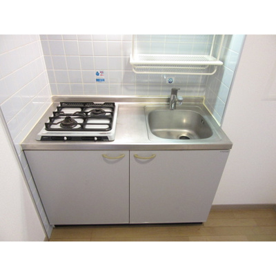 【キッチン】 | カリフィカーダ山荘 | 別号室の写真になります。現況優先。