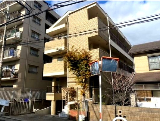 エスポワールイワタのエントランス