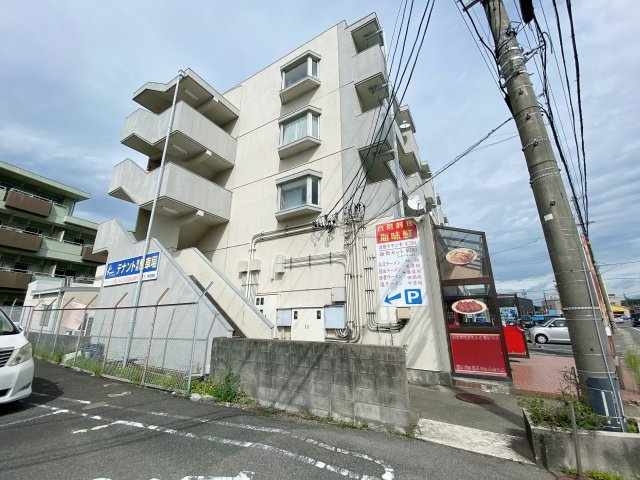 知多郡美浜町大字奥田字三ヶ市　共栄ビルの外観