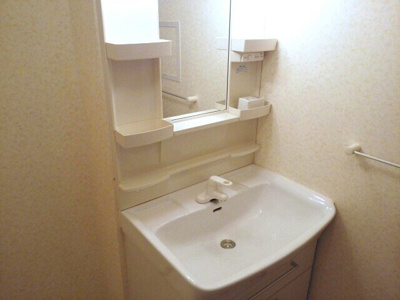 【洗面所】 | ブルック磯Ⅱ | スペースが確保できる洗面所です