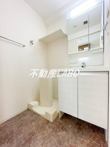 スプランディッド大阪WESTの洗面所
