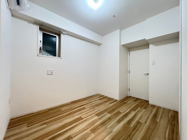 セレニテフラン本町の洋室
