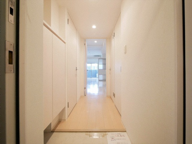 SERENiTE本町エコートの玄関
