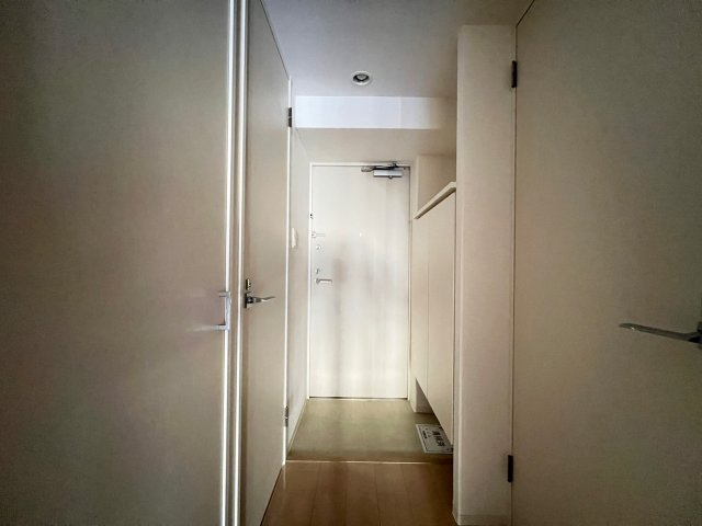 SERENiTE本町エコートの玄関