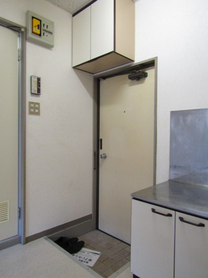 【玄関】 | サンアベニュー師岡 | ＊別部屋参考写真