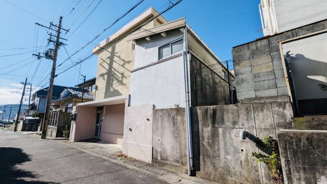 北花山市田町の外観|荷物が運べるエレベーターがあるので、資材置き場に適しています！