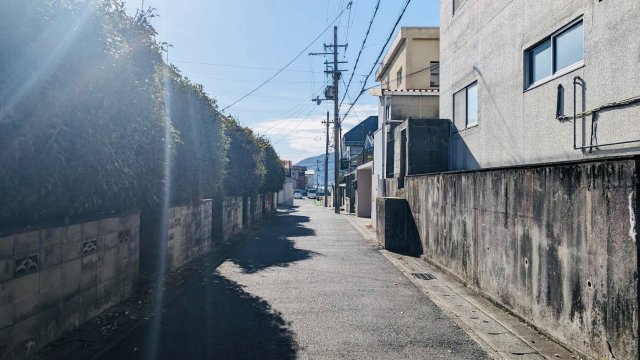 北花山市田町の前面道路含む現地写真|徒歩１０分以内にコンビニ・スーパー・ドラッグストアあり♪