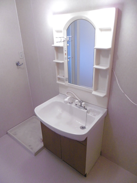 サンライズ平塚【10,000円キャッシュバック対象物件】の独立洗面台|独立洗面台です
