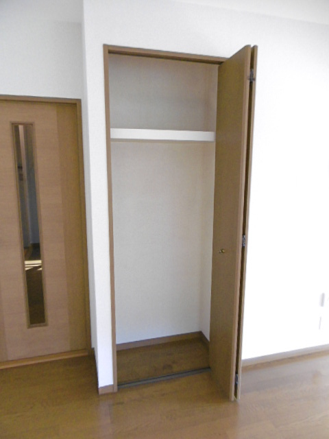 サンライズ平塚【10,000円キャッシュバック対象物件】の収納|たっぷりとした収納スペースです