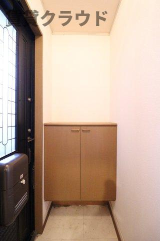 フローラフォンテ　Ａの玄関|明るい玄関です