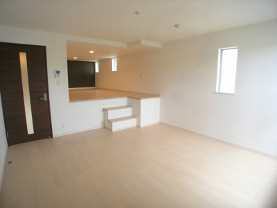 【居間・リビング】 | コンフォートベネフィスジオ貝塚駅前 | 別号室の写真になります。現況優先。