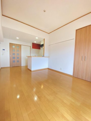 【セキュリティ】 | ロイヤルリバービュー | 別号室の写真になります。現況優先。