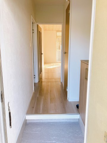 シャルマンハイツの玄関