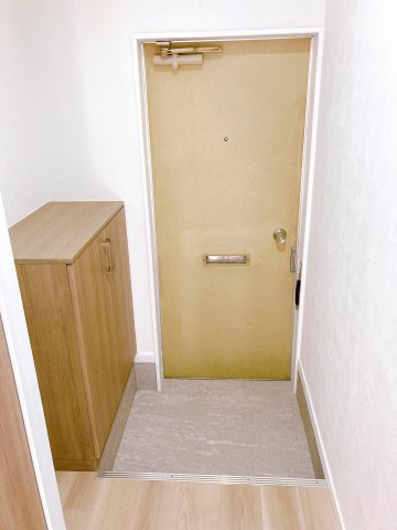 シャルマンハイツの玄関