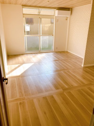 シャルマンハイツの居間・リビング