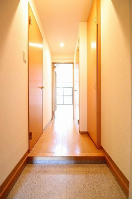 【玄関】 | ラ・エスペランサ博多 | 別号室の写真になります。現況優先。