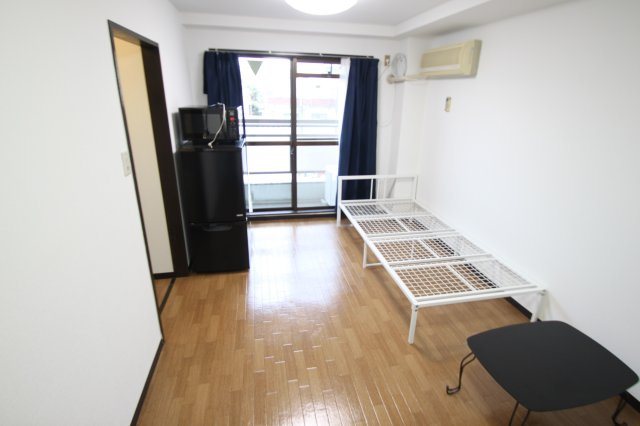 佳住の洋室