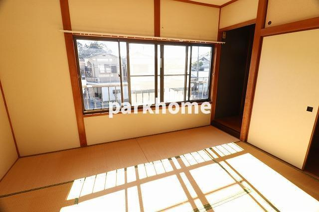 藤岡貸家（棟割り戸建て）の和室|和室ならではの温かな和の空間で寛ぎの時間を過ごせます
※内装が若干異なる場合がございます