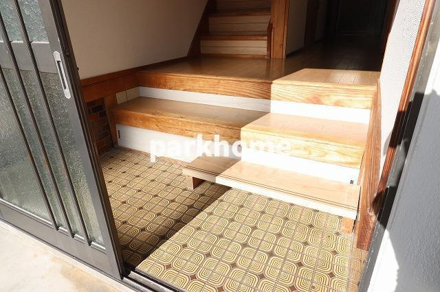 藤岡貸家（棟割り戸建て）の玄関|玄関です
※内装が若干異なる場合がございます