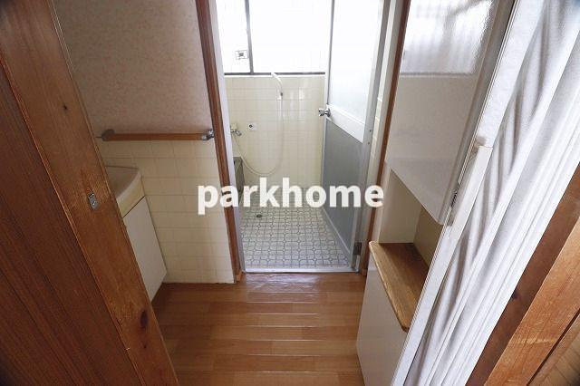 藤岡貸家（棟割り戸建て）の洗面所|使いやすい洗面所です
※内装が若干異なる場合がございます