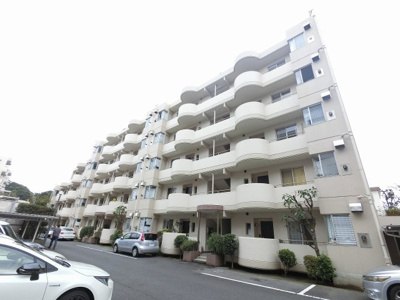 【外観】 | 磯子台パークハイツ10号棟 | 総戸数95戸、1980年11月築、管理人は日勤勤務につき管理体制良好です♪