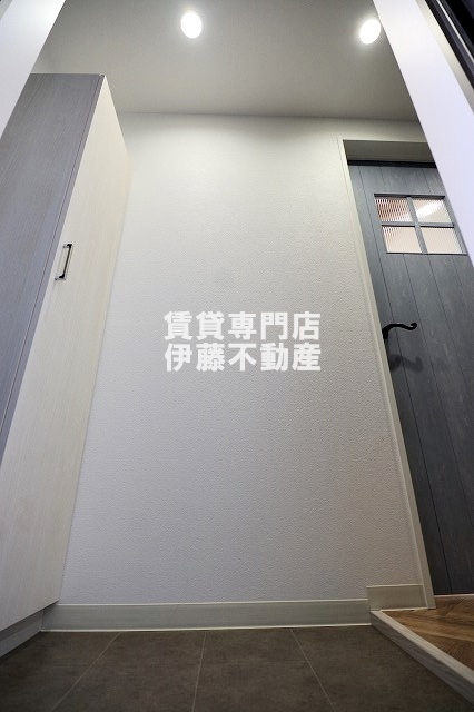 Calm庄内通の玄関