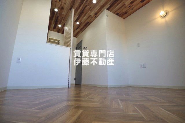 Calm庄内通の内装