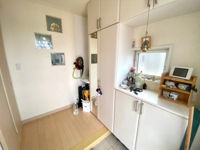 【玄関】 | 上東中古戸建（５LDK）