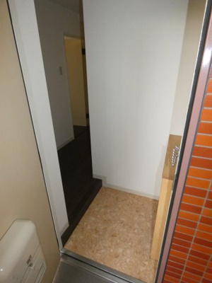 【玄関】 | ビコーハイツ | シューズボックス付の玄関です。