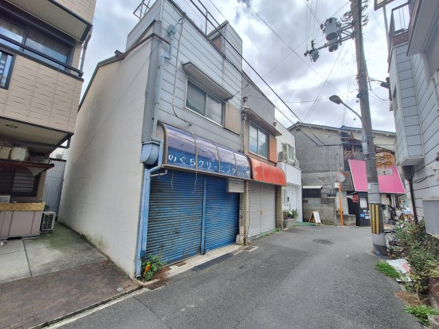 花園東町１丁目古家付き売土地の外観