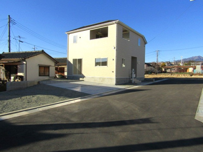 【前面道路含む現地写真】 | クレイドルガーデン甲斐市天狗沢第1　1号棟 | 前面道路含む現地写真です