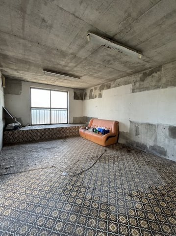 【駐車場】 | 西坂元町 中古住宅 | 堀車庫の2階部分になります。
ちょっとした趣味部屋として活用も可能です♪