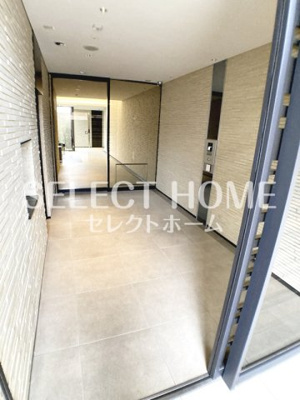 【エントランス】 | アルバックス岡崎駅東 | 清潔なエントランスです