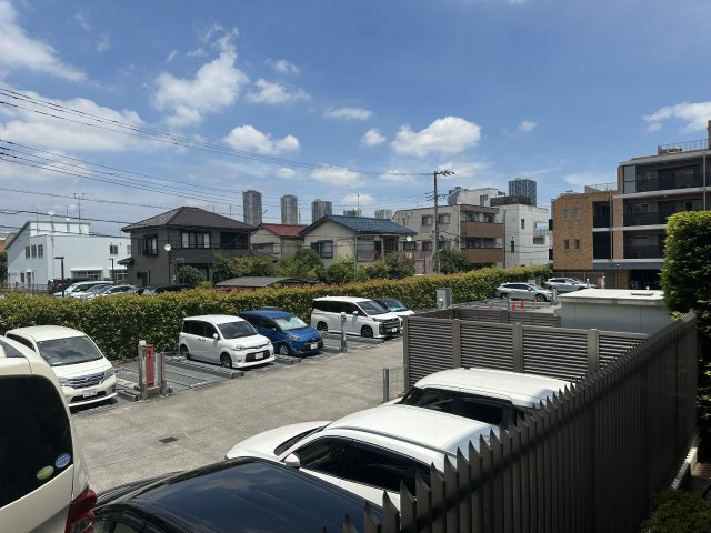 プラウドシティ元住吉の駐車場