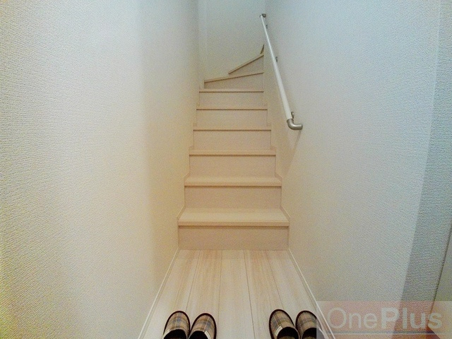 コンフォート西岡本の玄関