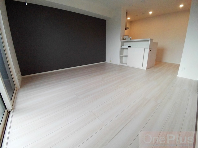 コンフォート西岡本の居間・リビング