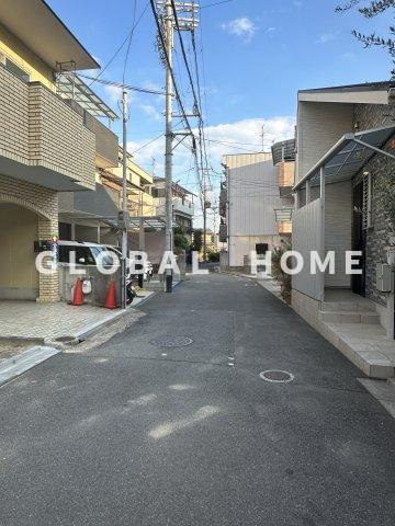 下小阪１丁目　中古戸建の前面道路含む現地写真