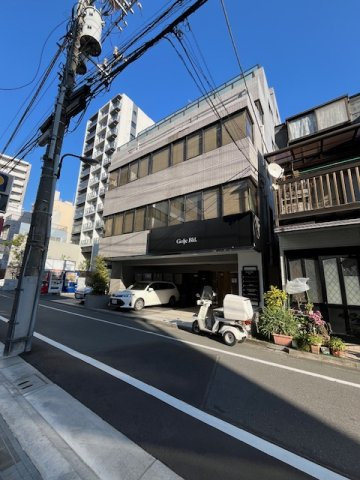 ゴルジェビルディングの外観