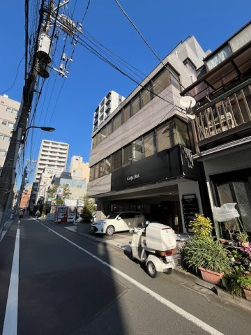 ゴルジェビルディングの外観