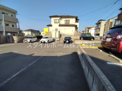 【駐車場】 | カーサハナブサ | 駐車場です