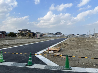 【前面道路含む現地写真】