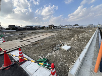 【前面道路含む現地写真】