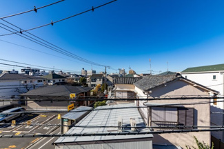 【展望】 | 第一種低層住居専用地域につき周辺建物は2階建てが多く、眺望も開けていて良好です。