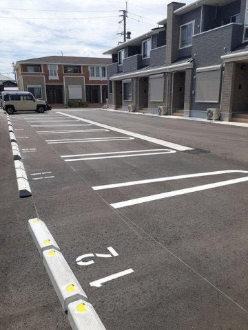 メゾン椿の駐車場