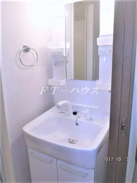 ハイスタンダード平田の洗面所